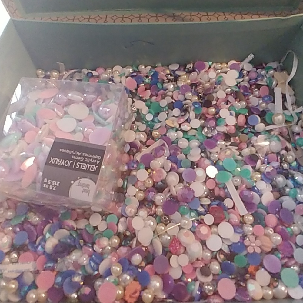 Beads, Jewels, Flashback Resiens - image 1